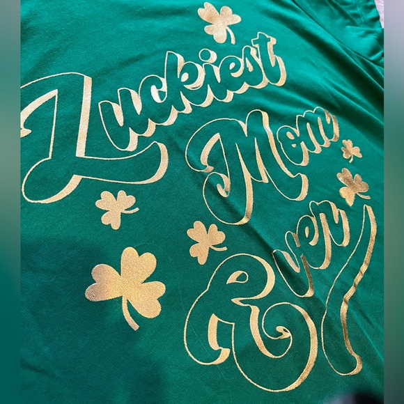 Luckiest Mom Ever St. Patrick’s Day Irish ☘️ T-Shirt - Picture 5 of 5